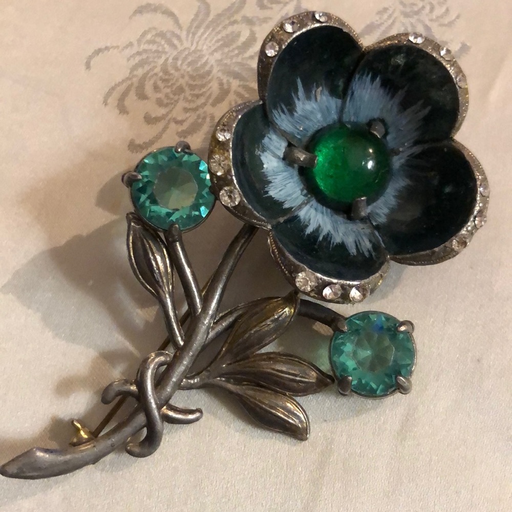 Vintage 40's Enamel Flower Pin